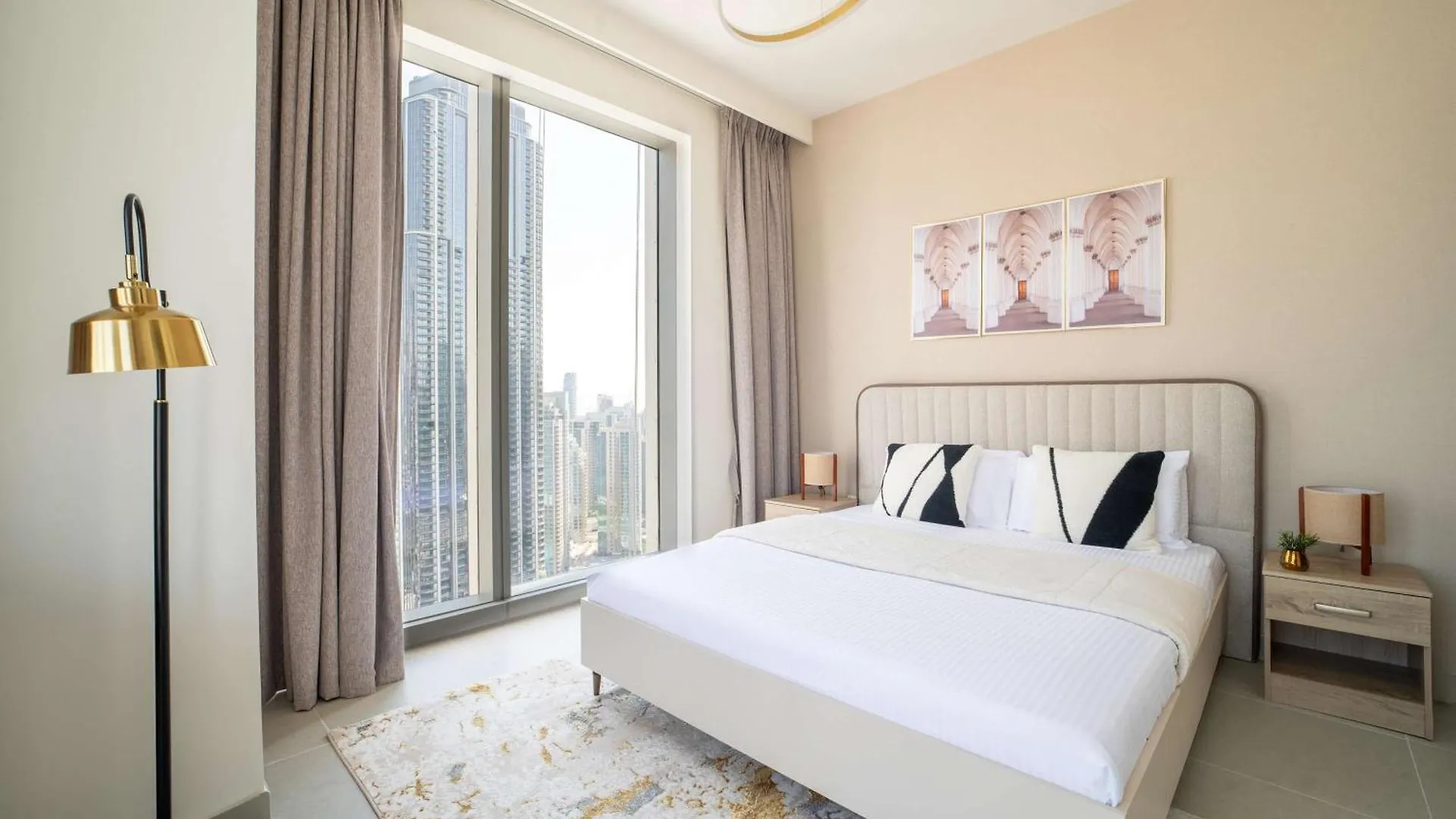 Frank Porter - Forte Tower 1 Dubai Lägenhet
