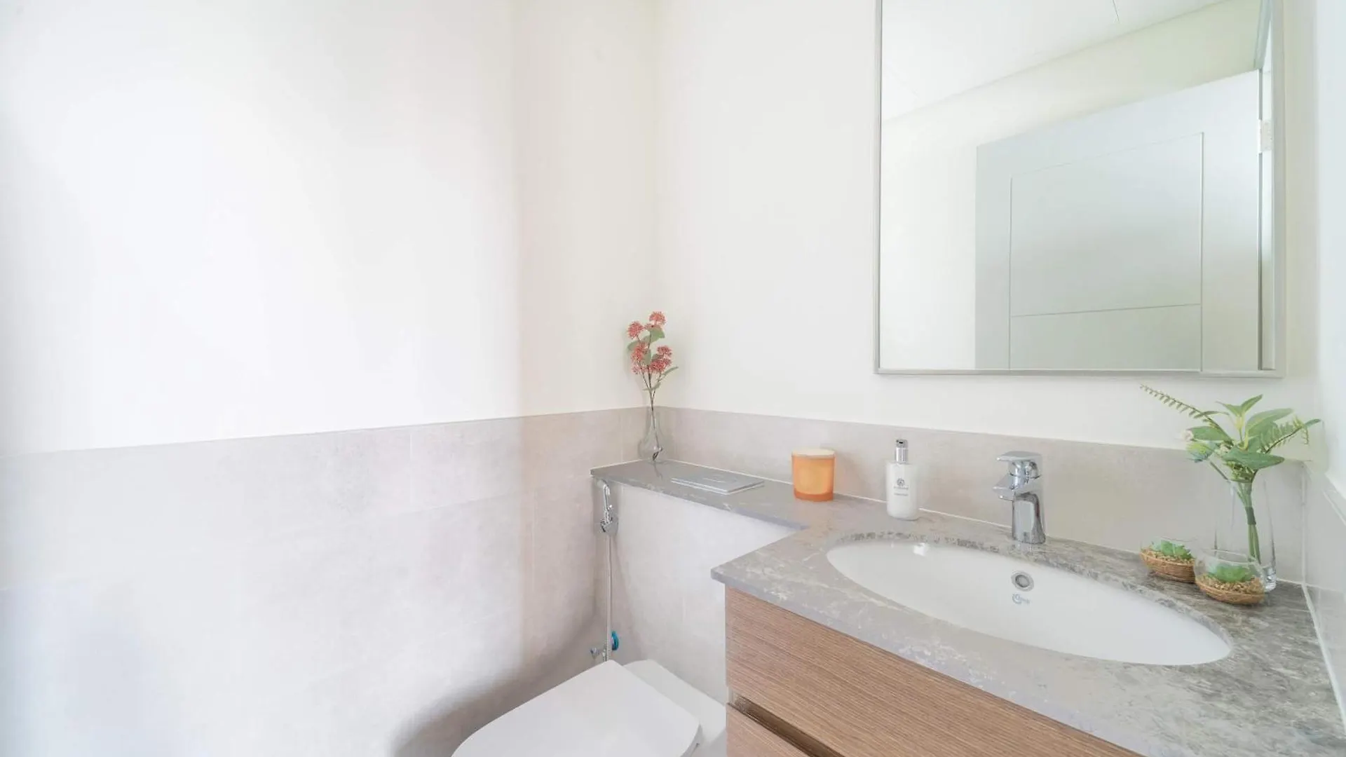 Frank Porter - Forte Tower 1 Dubai Apartment
